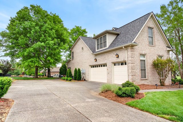 100 Gaston St, Hendersonville, TN 37075