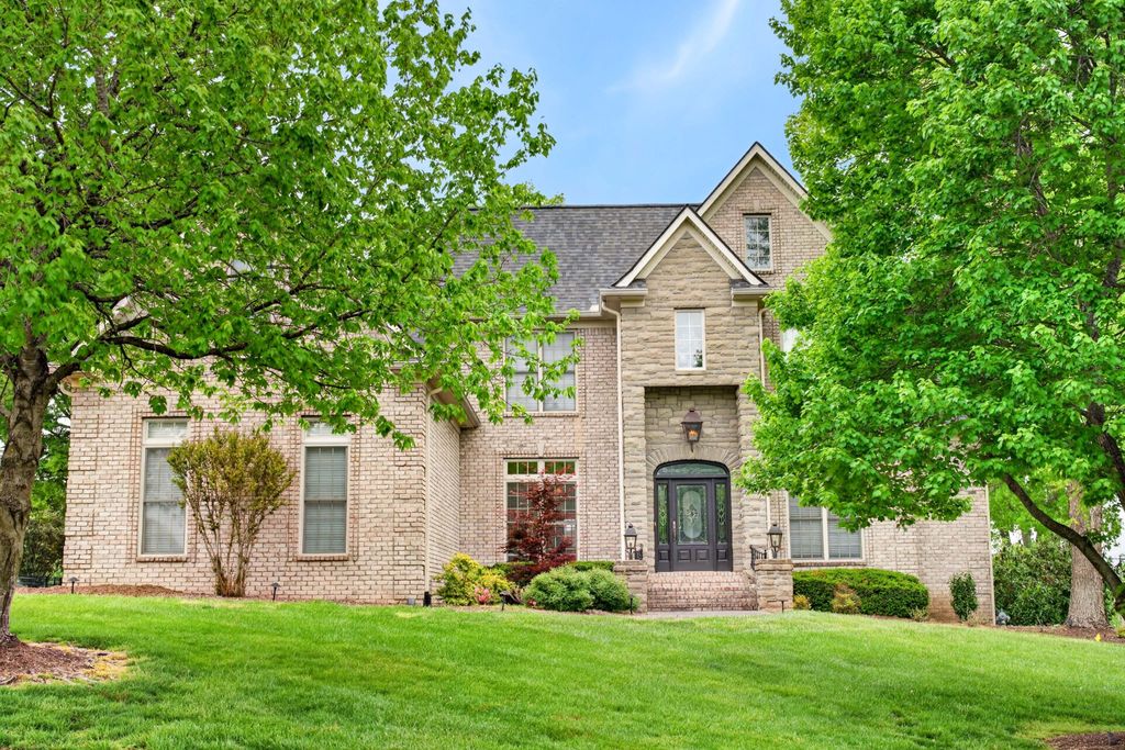 100 Gaston St, Hendersonville, TN 37075