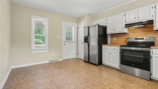 6594 Riverwood Road, Walkertown, NC 27051