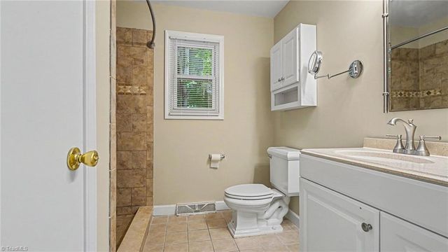 6594 Riverwood Road, Walkertown, NC 27051