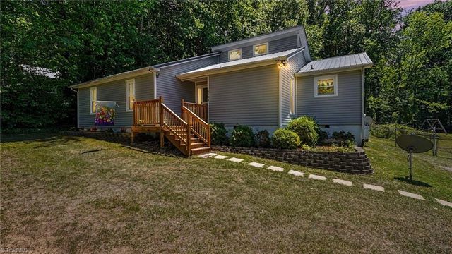 6594 Riverwood Road, Walkertown, NC 27051