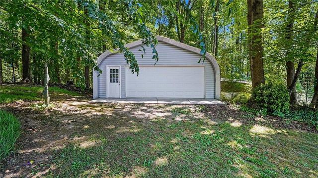 6594 Riverwood Road, Walkertown, NC 27051