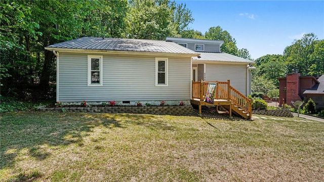 6594 Riverwood Road, Walkertown, NC 27051