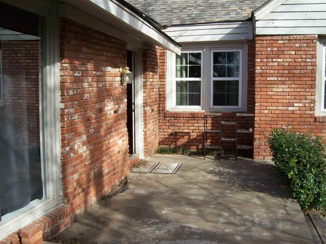 1114 NW Oak Ave, Lawton, OK 73507