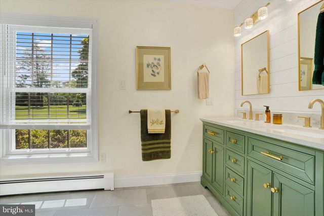 3701 TROUT RUN RD, York, PA 17406