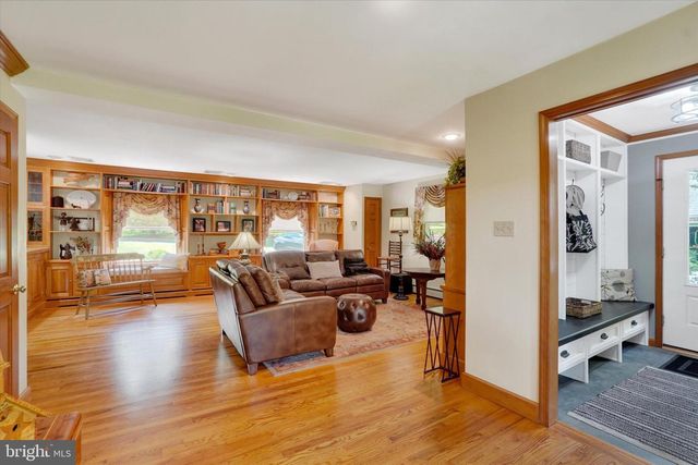 3701 TROUT RUN RD, York, PA 17406