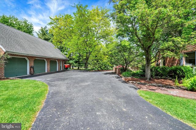 3701 TROUT RUN RD, York, PA 17406