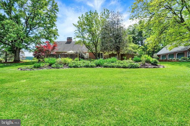 3701 TROUT RUN RD, York, PA 17406
