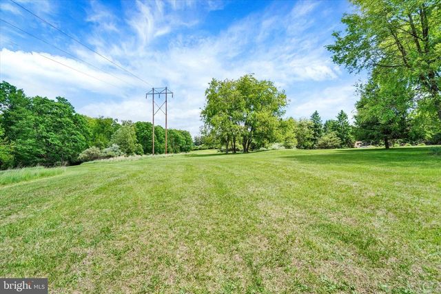 3701 TROUT RUN RD, York, PA 17406