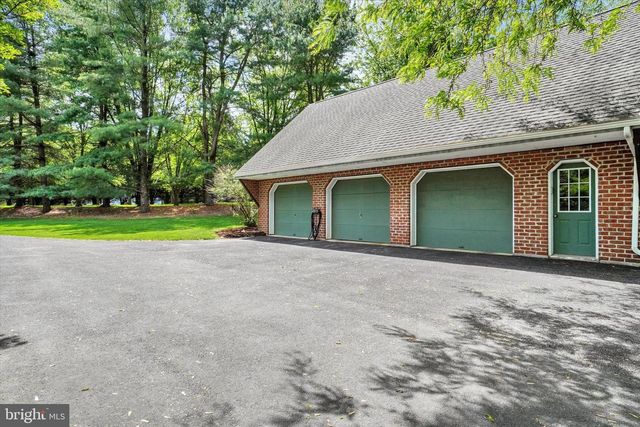 3701 TROUT RUN RD, York, PA 17406