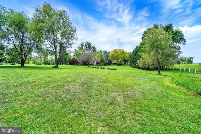 3701 TROUT RUN RD, York, PA 17406