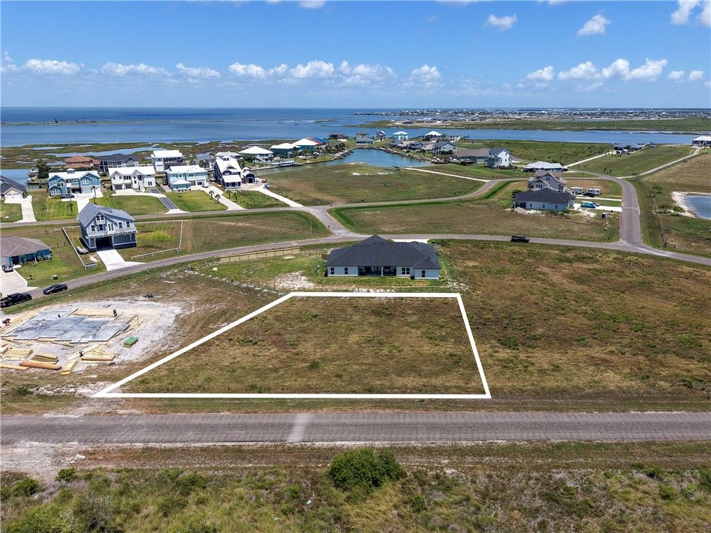1365 Cape Velero Dr, Rockport, TX 78382 — photo 4