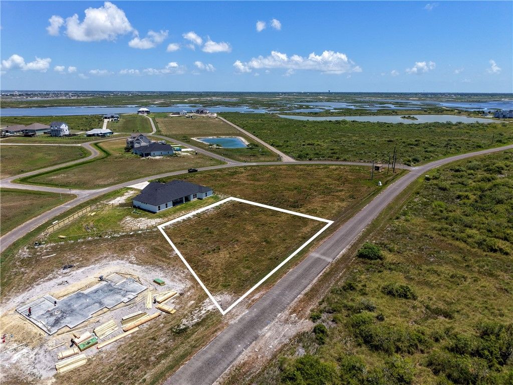 1365 Cape Velero Dr, Rockport, TX 78382 — photo 5