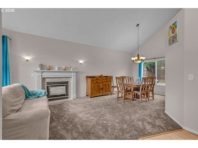 18928 HIGHLAND Dr, Oregon City, OR 97045
