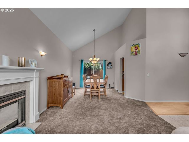18928 HIGHLAND Dr, Oregon City, OR 97045