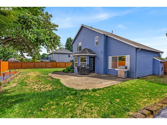 18928 HIGHLAND Dr, Oregon City, OR 97045