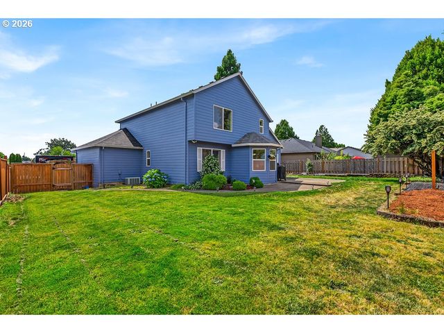18928 HIGHLAND Dr, Oregon City, OR 97045