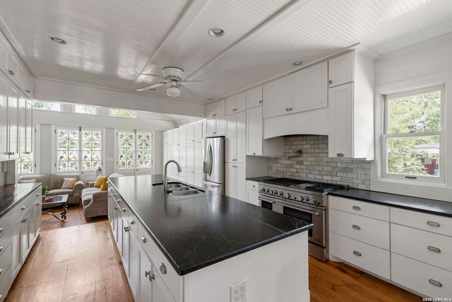 136 Argo Ave, Alamo Heights, TX 78209