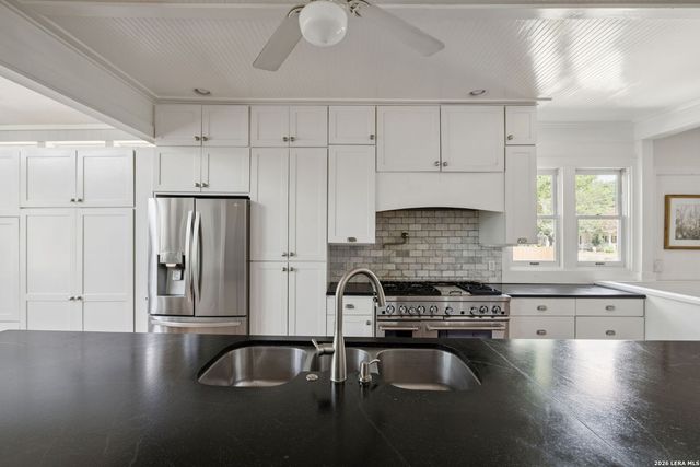 136 Argo Ave, Alamo Heights, TX 78209
