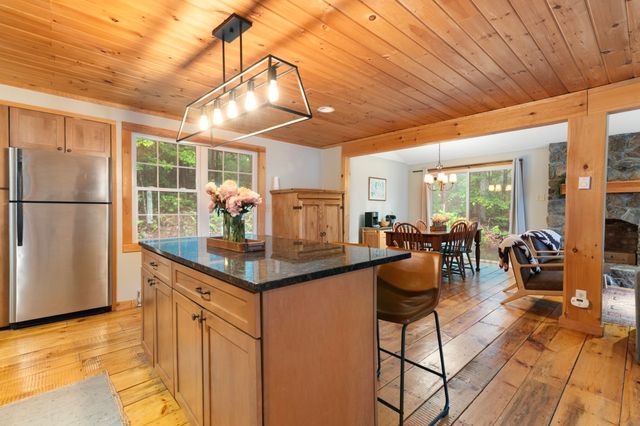 7 Lightning Ledge Way, Wilmington, VT 05363