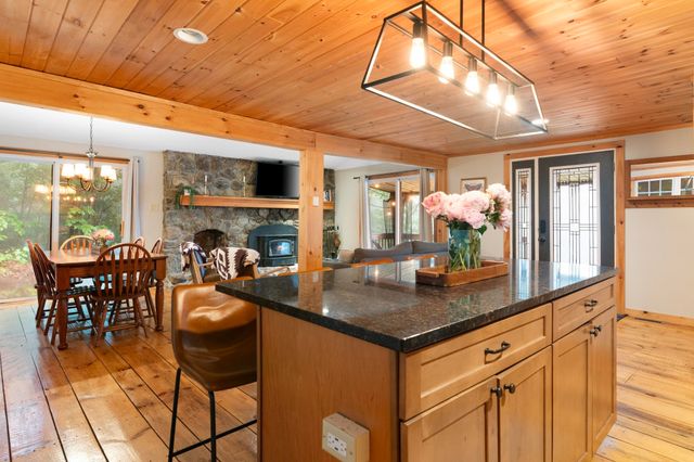 7 Lightning Ledge Way, Wilmington, VT 05363