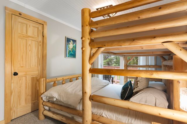 7 Lightning Ledge Way, Wilmington, VT 05363