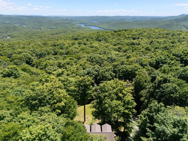 7 Lightning Ledge Way, Wilmington, VT 05363