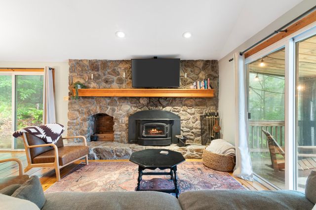 7 Lightning Ledge Way, Wilmington, VT 05363