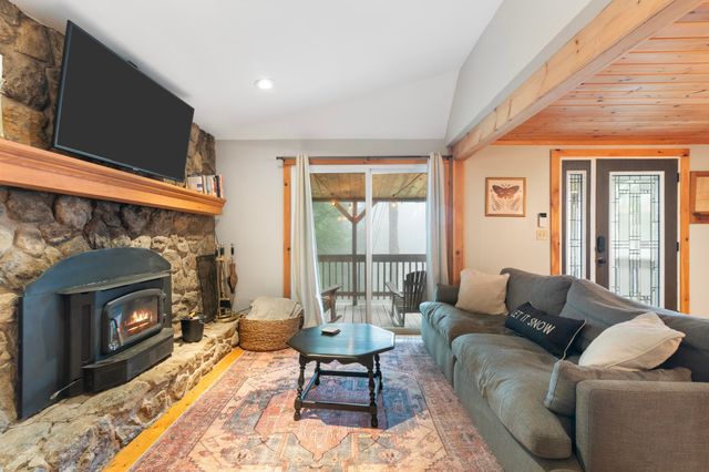 7 Lightning Ledge Way, Wilmington, VT 05363