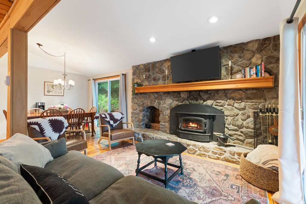 7 Lightning Ledge Way, Wilmington, VT 05363