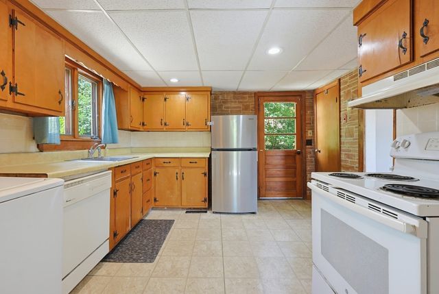 80 Hill Ave, Franklin, MA 02038