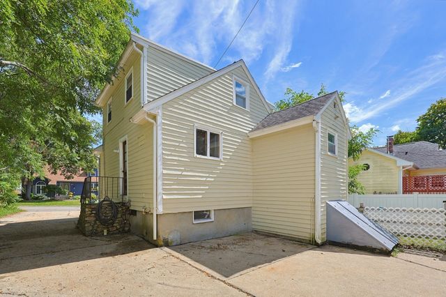 80 Hill Ave, Franklin, MA 02038