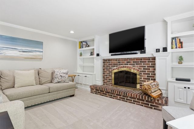 111 RICHARD DR, Chalfont, PA 18914