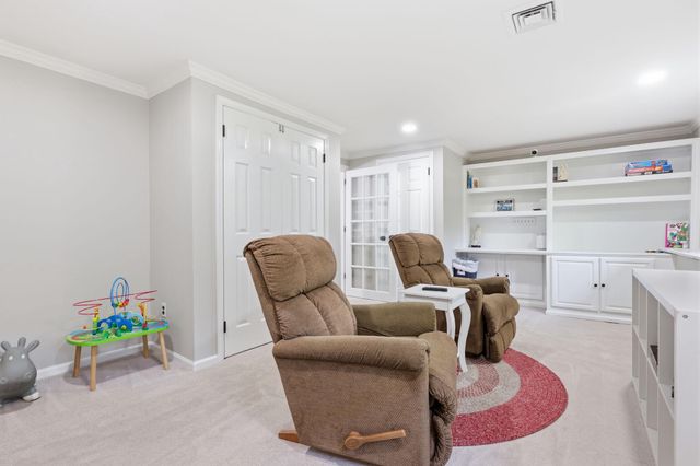 111 RICHARD DR, Chalfont, PA 18914