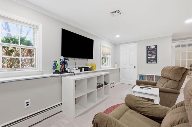 111 RICHARD DR, Chalfont, PA 18914