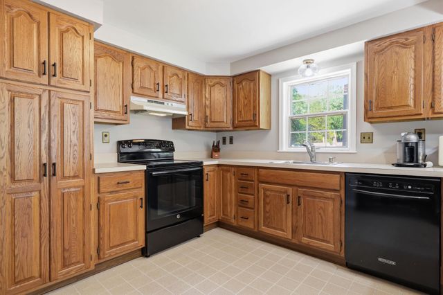 111 RICHARD DR, Chalfont, PA 18914