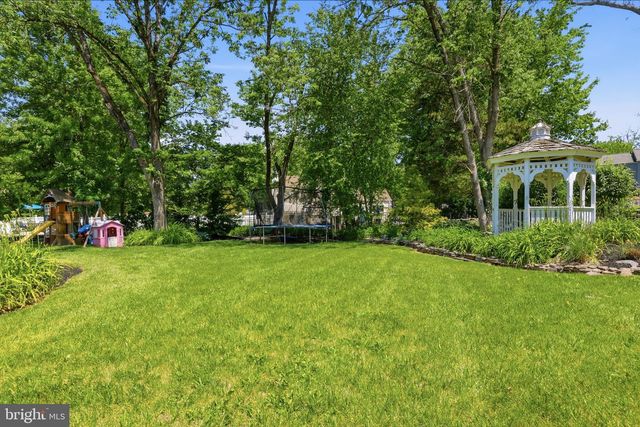 111 RICHARD DR, Chalfont, PA 18914