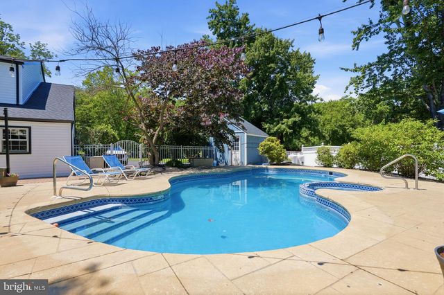 111 RICHARD DR, Chalfont, PA 18914
