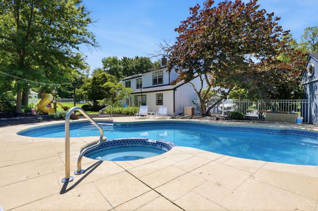 111 RICHARD DR, Chalfont, PA 18914