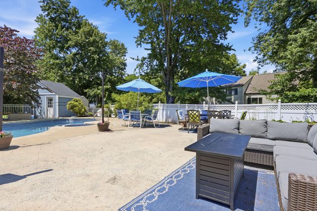 111 RICHARD DR, Chalfont, PA 18914
