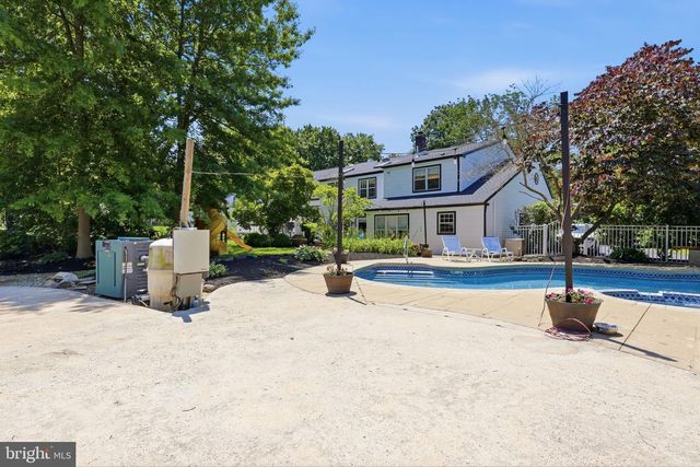 111 RICHARD DR, Chalfont, PA 18914