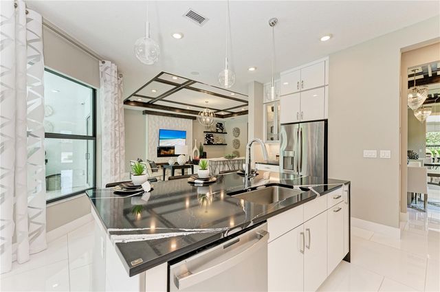 5060 SIMONS COURT, Lakewood Ranch, FL 34211