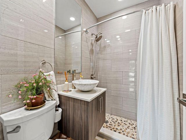 9365 SW 36th St, Miami, FL 33165