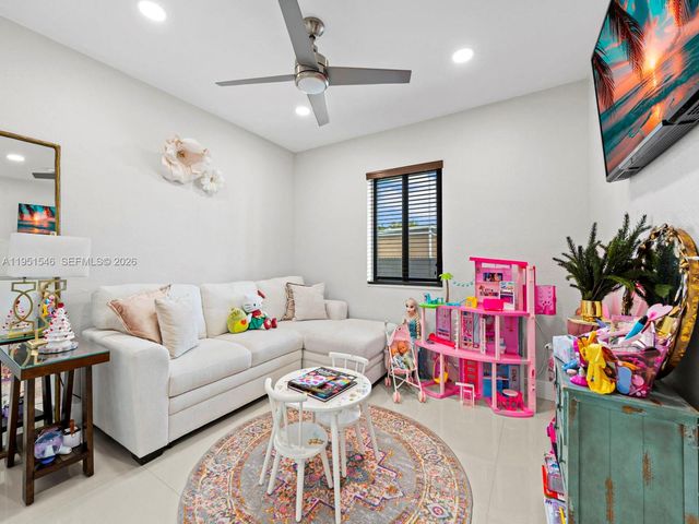 9365 SW 36th St, Miami, FL 33165