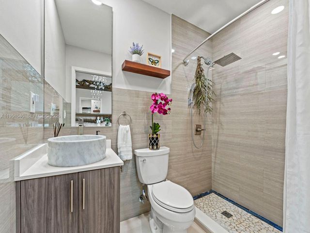 9365 SW 36th St, Miami, FL 33165