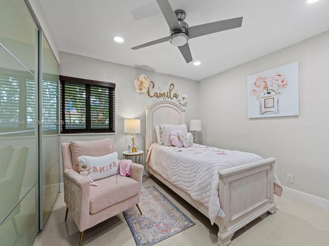 9365 SW 36th St, Miami, FL 33165