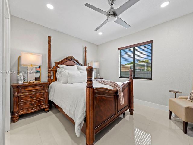 9365 SW 36th St, Miami, FL 33165