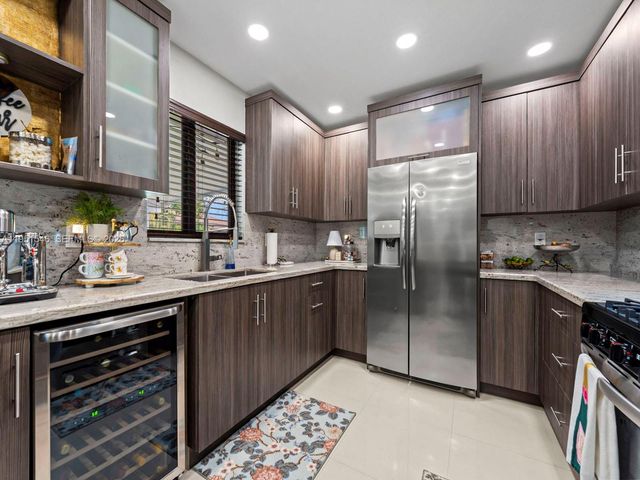 9365 SW 36th St, Miami, FL 33165