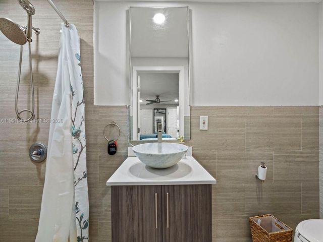 9365 SW 36th St, Miami, FL 33165