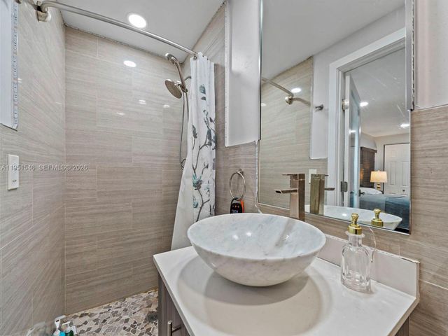 9365 SW 36th St, Miami, FL 33165